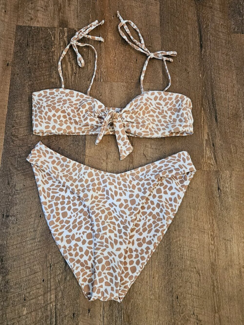 Women's Giraffe Print Bikini Set Medium Tie Strap Bandeau High Cut Bottoms